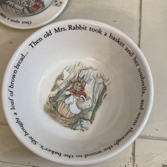 Wedge wood Peter Rabbit set mug & bowl - Picture 5 of 15